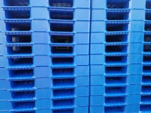 Pallet Nhua 4